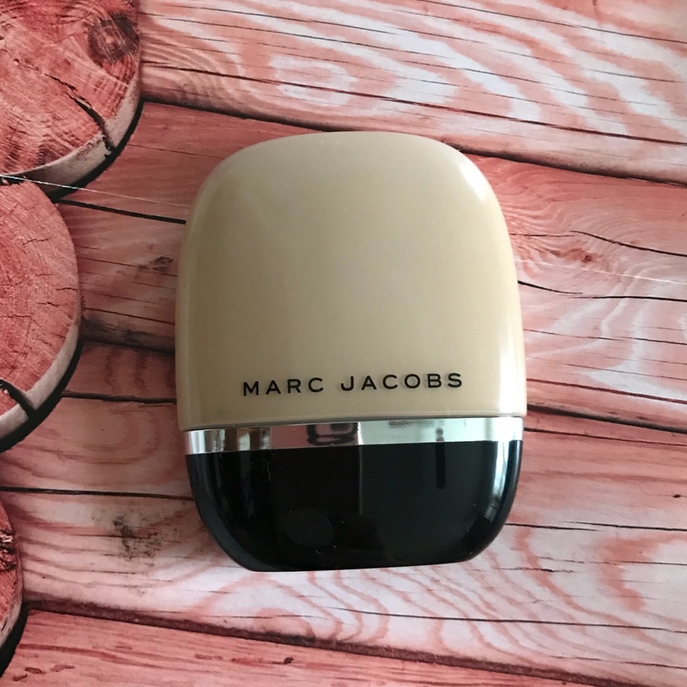 Marc Jacobs Shameless Foundation - Light Y270
